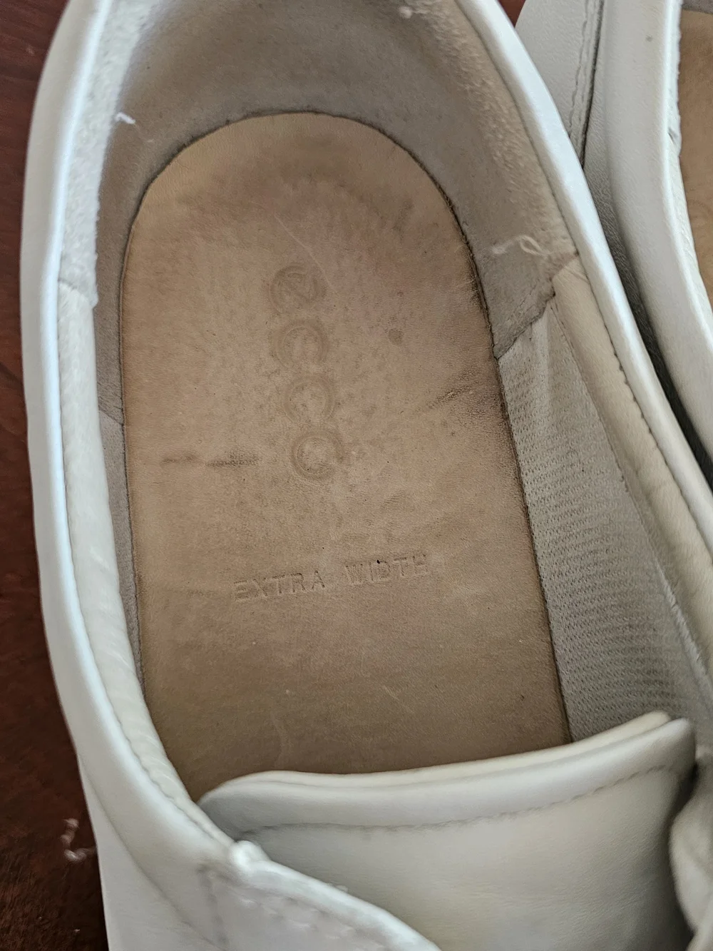 ECCO Soft 7 Women's White Leather Low-Top Sneakers Size 11